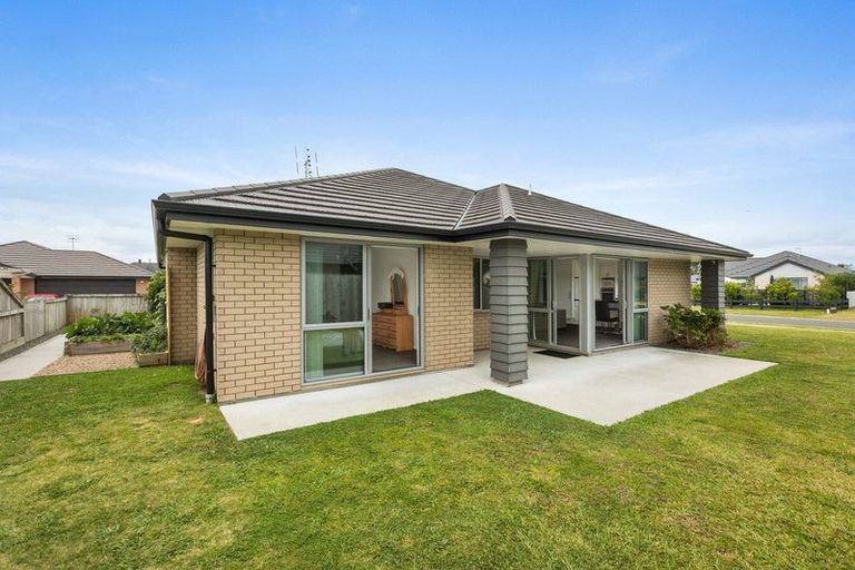 Photo of property in 8 Eastbank Drive, Katikati, 3129