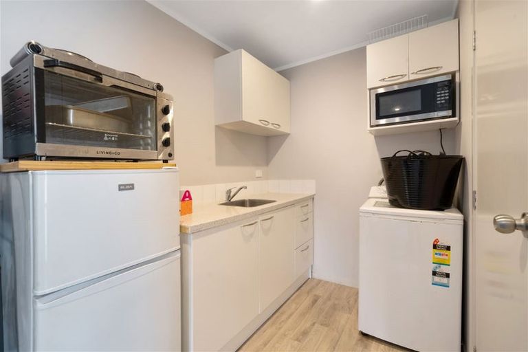 Photo of property in 56 Makora Road, Massey, Auckland, 0614