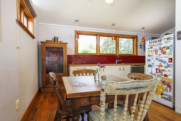 Photo of property in 30 Rimutaka Place, Titirangi, Auckland, 0604