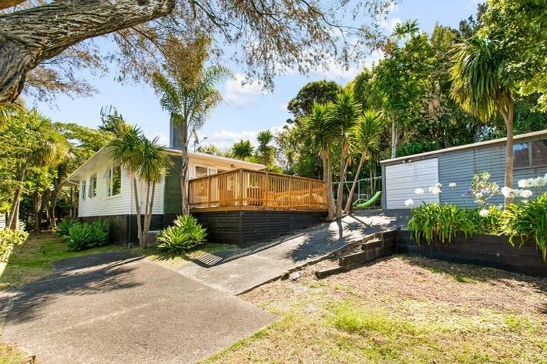Photo of property in 48 Hilling Street, Titirangi, Auckland, 0604