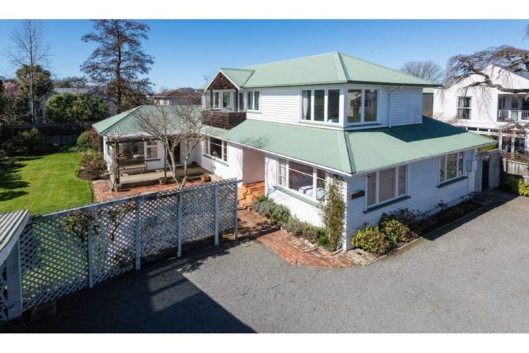 Photo of property in 37 Holly Road, St Albans, Christchurch, 8014