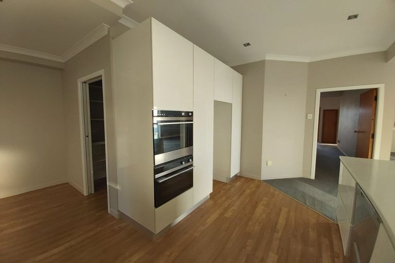Photo of property in 4 Hamblyn Street, Strandon, New Plymouth, 4312