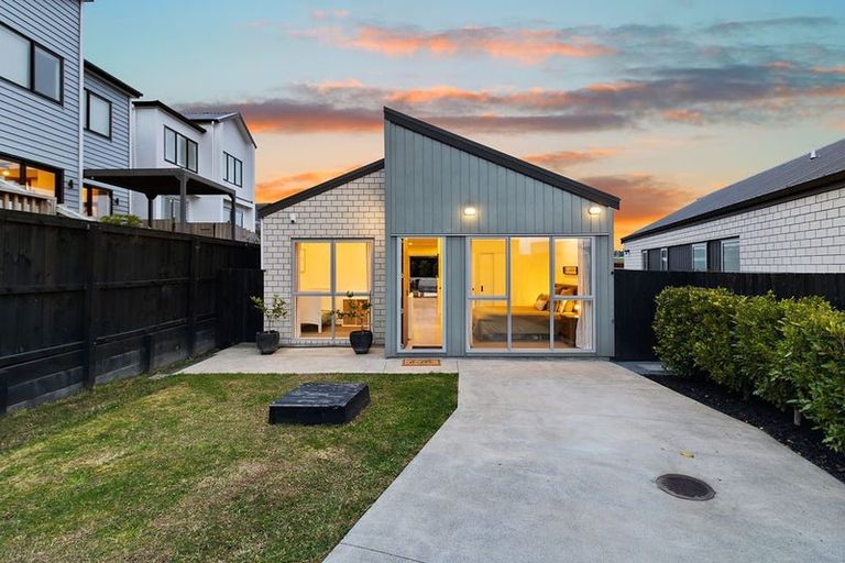 Photo of property in 4 Berba Lane, Westgate, Auckland, 0814