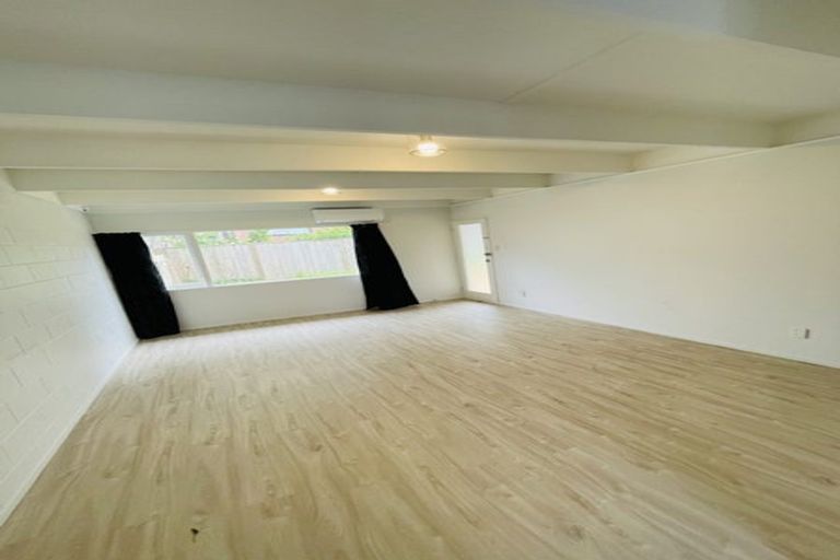 Photo of property in 7/5 Keeling Road, Henderson, Auckland, 0612