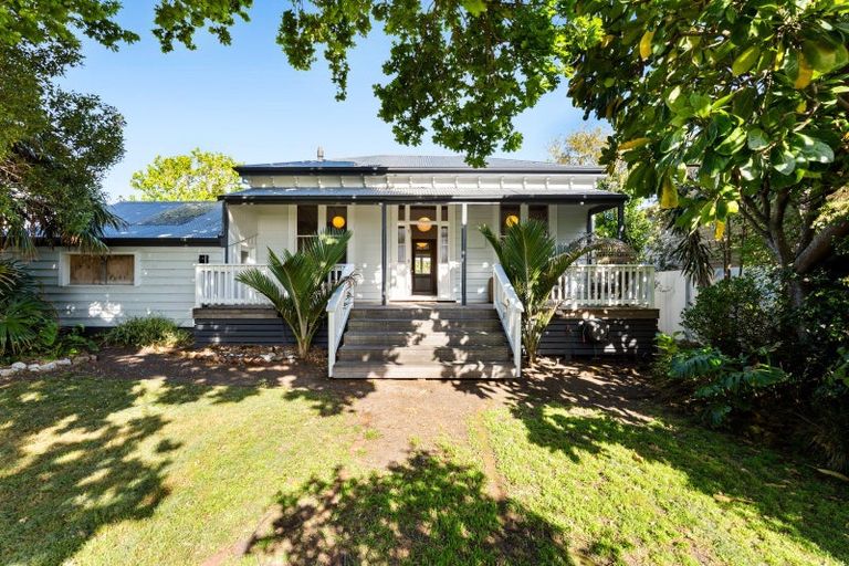 Photo of property in 70 Gillies Crescent, Waimarama, Havelock North, 4294