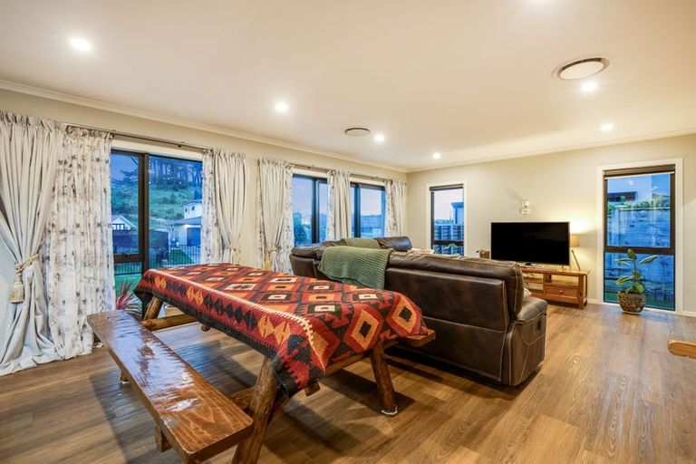 Photo of property in 24 Queen Charlotte Drive, Aotea, Porirua, 5024