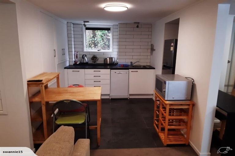 Photo of property in 188 Hutchinson Avenue, New Lynn, Auckland, 0600