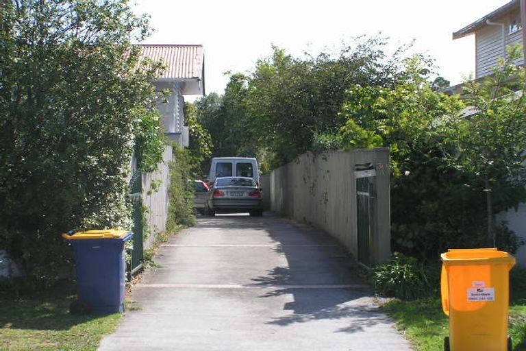 Photo of property in 2/30 Gladstone Road, Northcote, Auckland, 0627