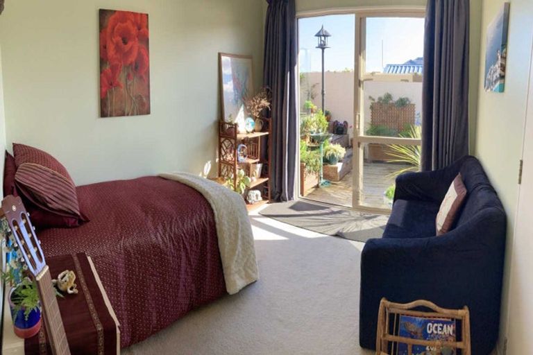 Photo of property in 2/71 Balmain Road, Birkenhead, Auckland, 0626