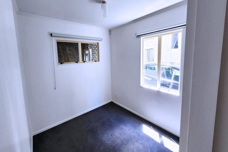 Photo of property in 33u2 Hawker Street, Mount Victoria, Wellington, 6011
