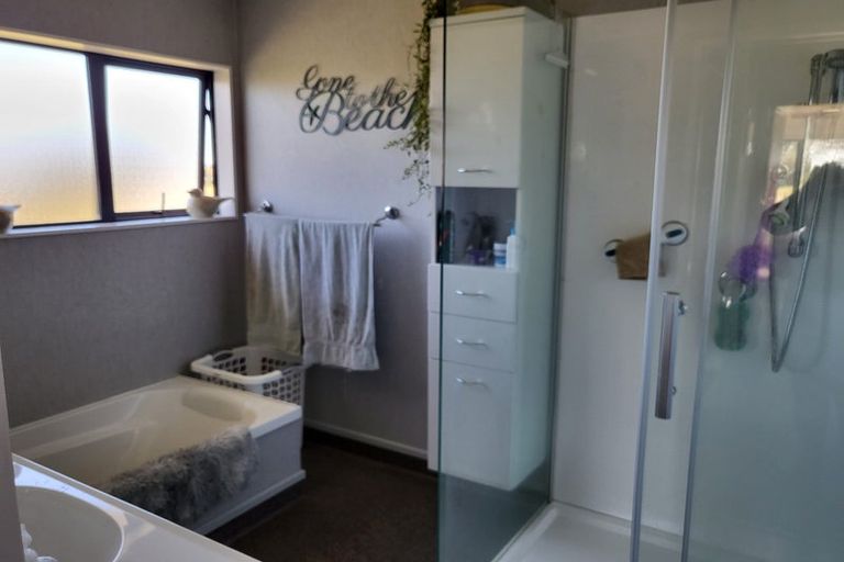 Photo of property in 1 Watts Street, Waipawa, 4210