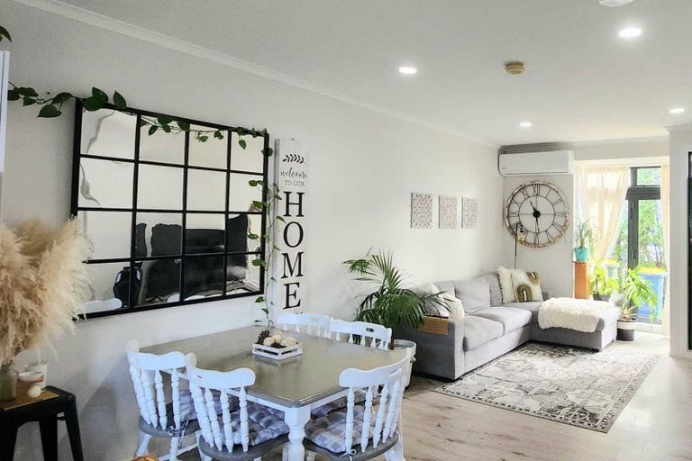 Photo of property in Tuscany Towers, 47/1 Ambrico Place, New Lynn, Auckland, 0600