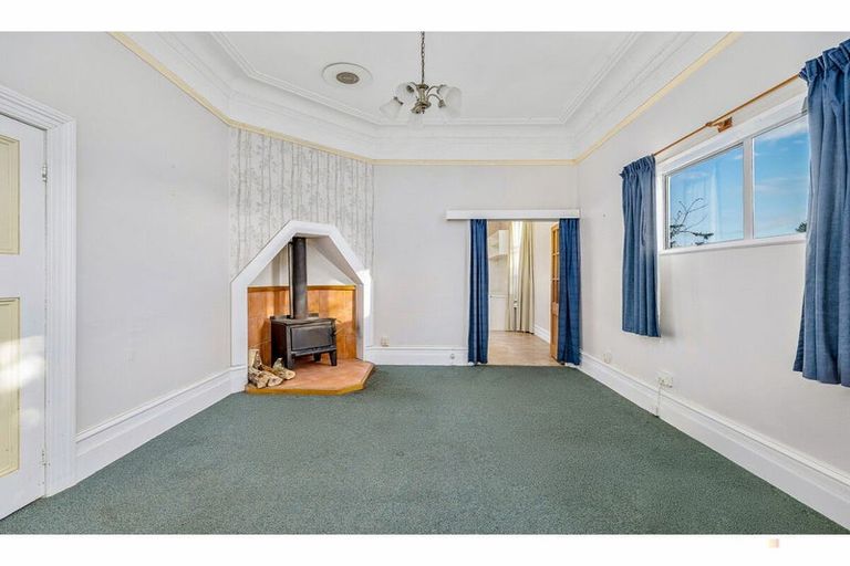 Photo of property in 30 Rhodes Street, Waimate, 7924