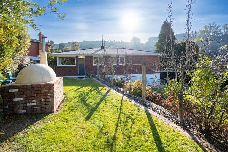Photo of property in 18 Colquhoun Street, Glenross, Dunedin, 9011