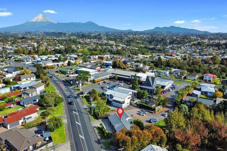 Photo of property in 194 Mangorei Road, Merrilands, New Plymouth, 4312