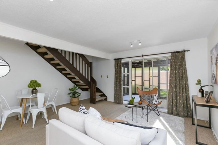 Photo of property in 200f6 Onepu Road, Lyall Bay, Wellington, 6022