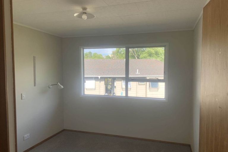 Photo of property in 5 Topliss Drive, Northcross, Auckland, 0632
