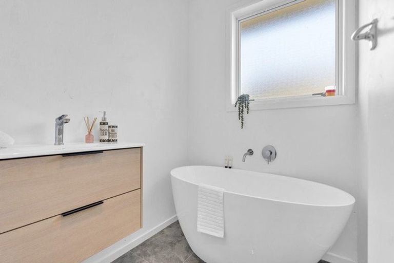 Photo of property in 41 Rowan Avenue, Aranui, Christchurch, 8061