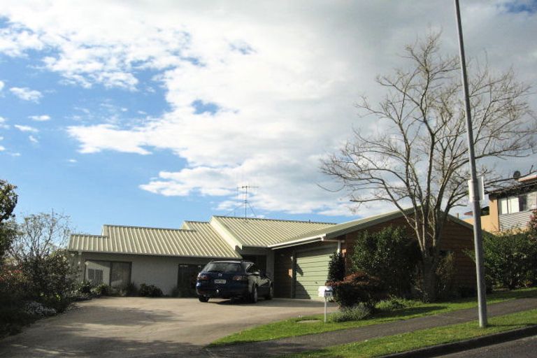 Photo of property in 22 Te Arawa Place, Welcome Bay, Tauranga, 3112