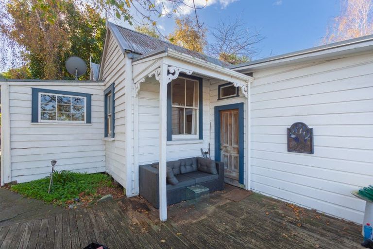 Photo of property in 1 Harvey Road, Bluff Hill, Napier, 4110