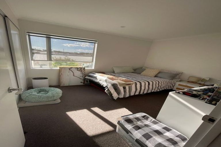 Photo of property in 36 Owen Chapman Drive, Red Beach, 0932