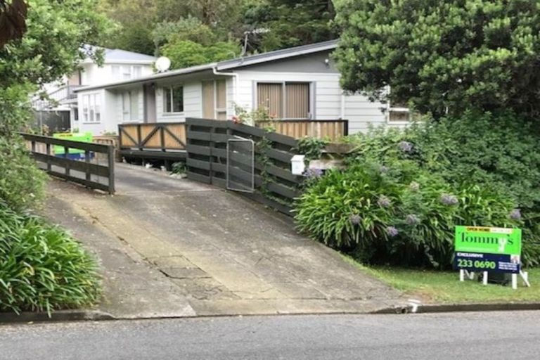 Photo of property in 13a Mahoe Street, Tawa, Wellington, 5028