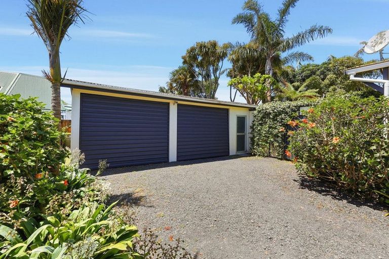 Photo of property in 47 Taihiki Road, Clarks Beach, 2122
