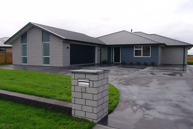 Photo of property in 13 Oak Ridge Drive, Te Awamutu, 3800