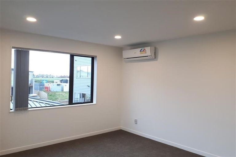 Photo of property in 40 Lockheed Street, Hobsonville, Auckland, 0618