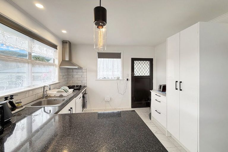 Photo of property in 202 Wellington Road, Wainuiomata, Lower Hutt, 5014