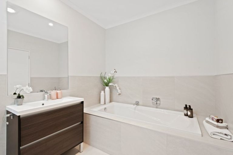 Photo of property in 3 Cambie Avenue, Red Beach, 0932