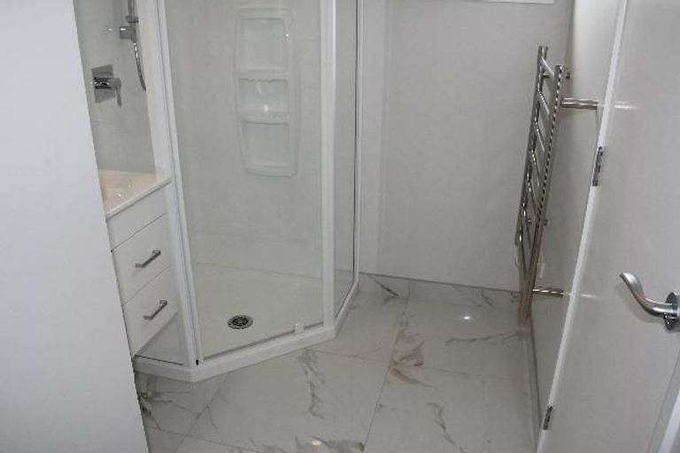 Photo of property in 56 Taikata Road, Te Atatu Peninsula, Auckland, 0610