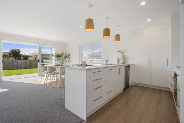 Photo of property in 65 Ridge Drive, Omokoroa, 3114