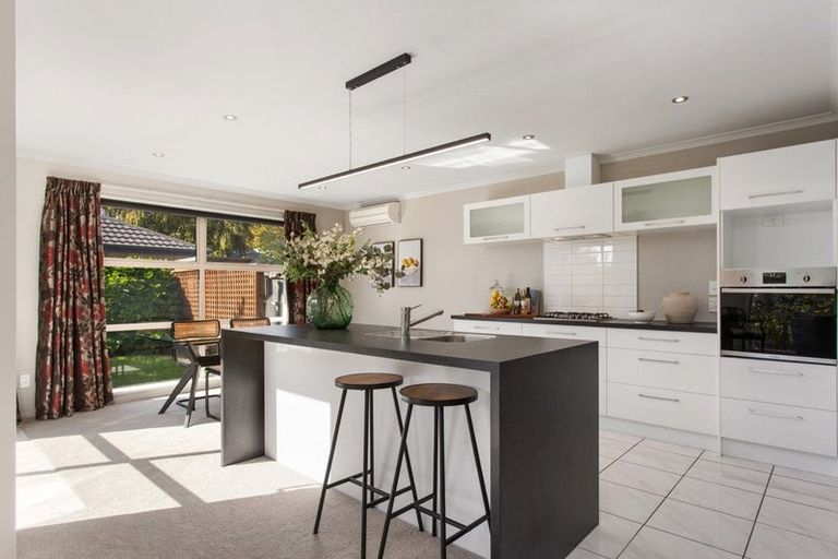 Photo of property in 98 Condell Avenue, Papanui, Christchurch, 8053
