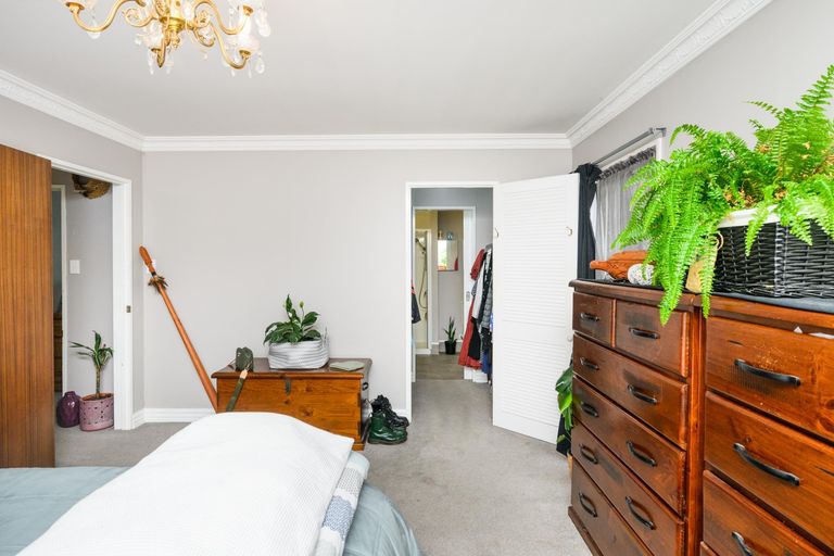 Photo of property in 6 Grange Place, Milson, Palmerston North, 4414