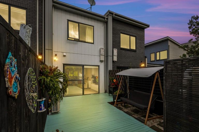 Photo of property in 25 Konoba Avenue, Kumeu, 0810