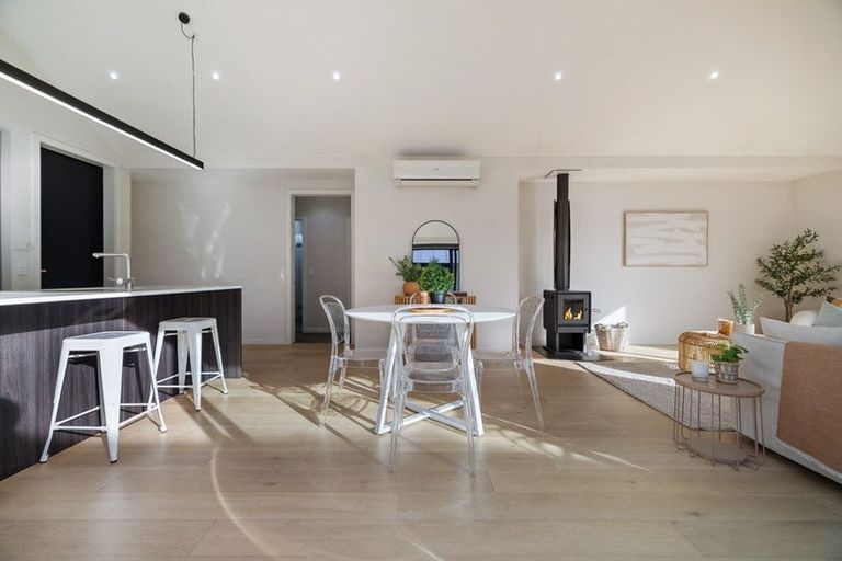 Photo of property in 12 Fife Court, Jacks Point, Queenstown, 9371