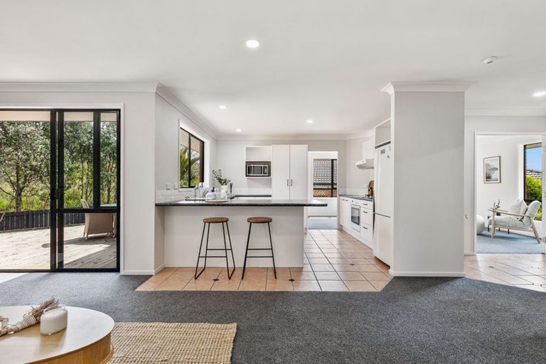 Photo of property in 12 Semillon Avenue, Henderson, Auckland, 0612