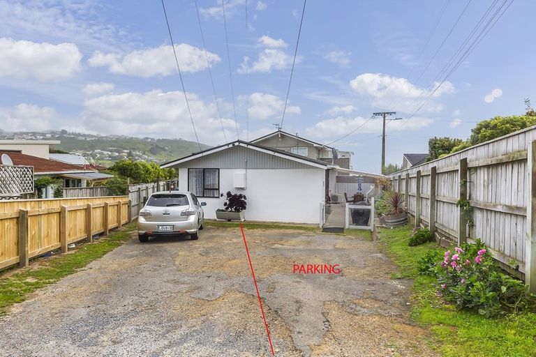 Photo of property in 22f3 Park Avenue, Titahi Bay, Porirua, 5022