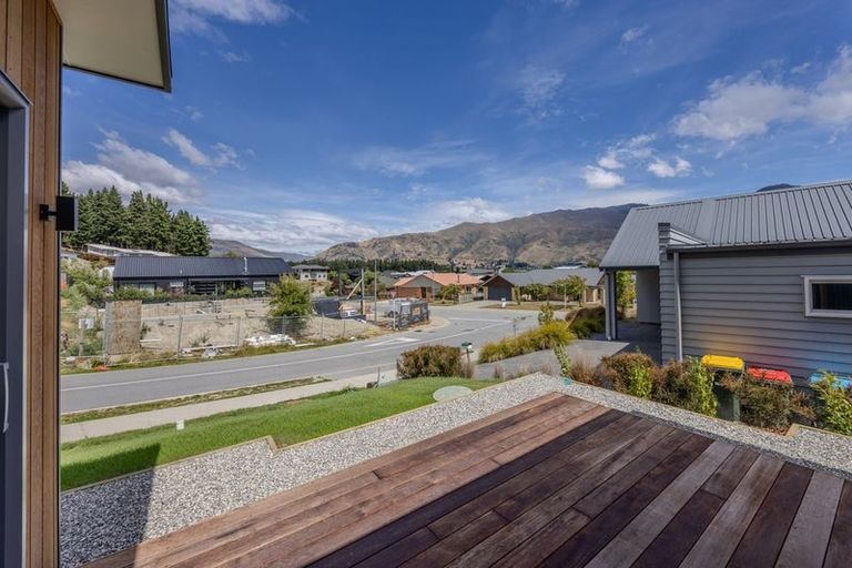 Photo of property in 3 Landsborough Lane, Wanaka, 9305