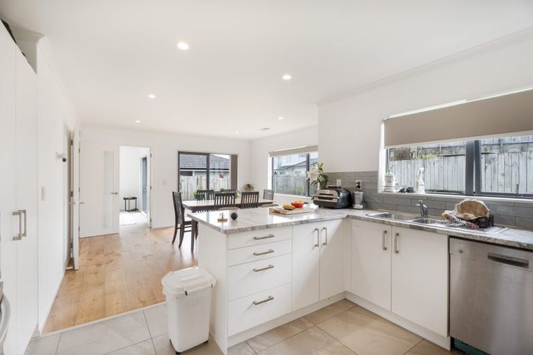 Photo of property in 77 Grenada Drive, Grenada Village, Wellington, 6037