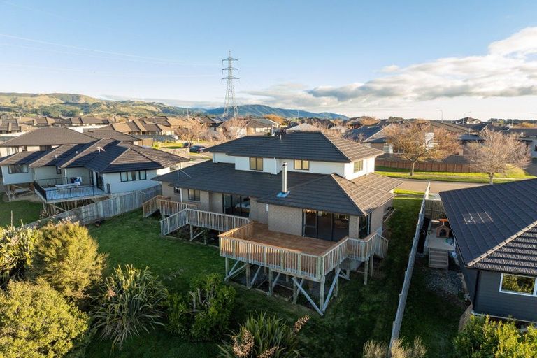 Photo of property in 9 Gibraltar Way, Fitzherbert, Palmerston North, 4410