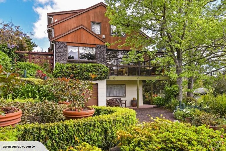 Photo of property in 11 Hebe Place, Birkenhead, Auckland, 0626