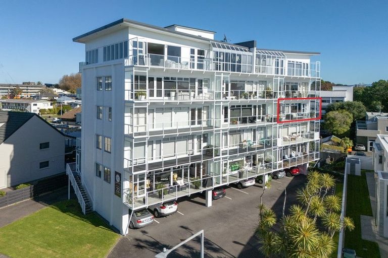 Photo of property in 3/22 Cliff Road, Tauranga, 3110
