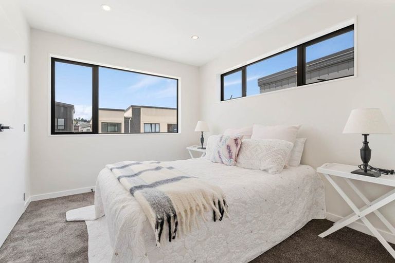 Photo of property in 42 Kiato Lane, Flat Bush, 2019