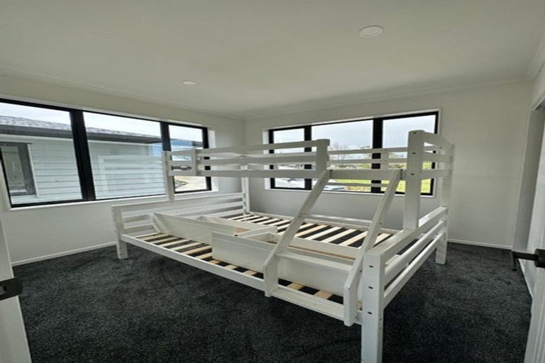 Photo of property in 8a Gracechurch Drive, Flat Bush, Auckland, 2016