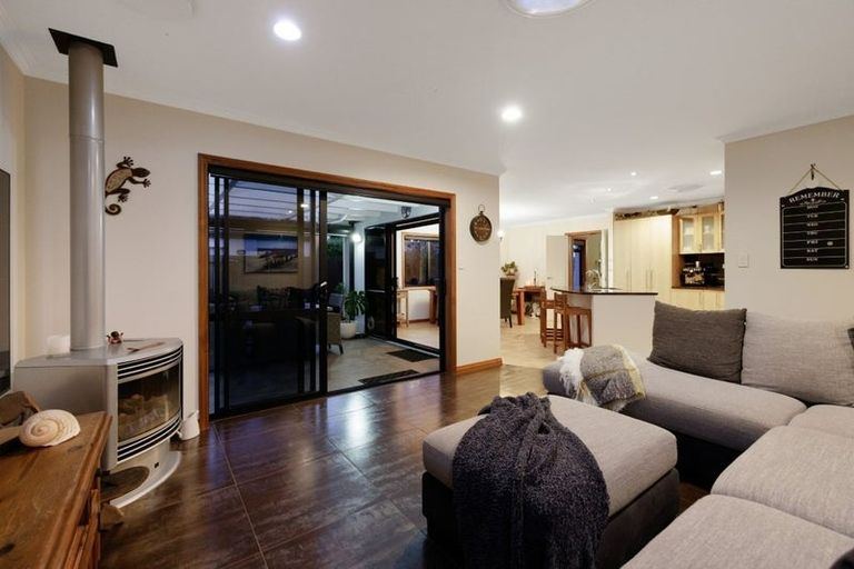 Photo of property in 24 Ohope Place, Papamoa Beach, Papamoa, 3118