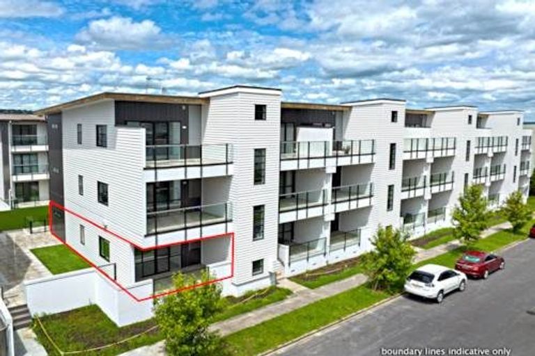 Photo of property in 1/11 Carlos Drive, Flat Bush, Auckland, 2016