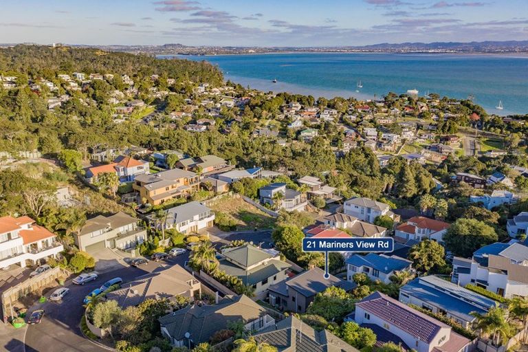 Photo of property in 21 Mariners View Road, Beach Haven, Auckland, 0626