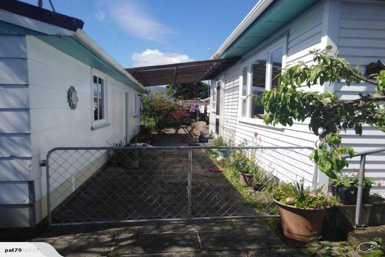 Photo of property in 4 Mclaughlins Lane, Westport, 7825